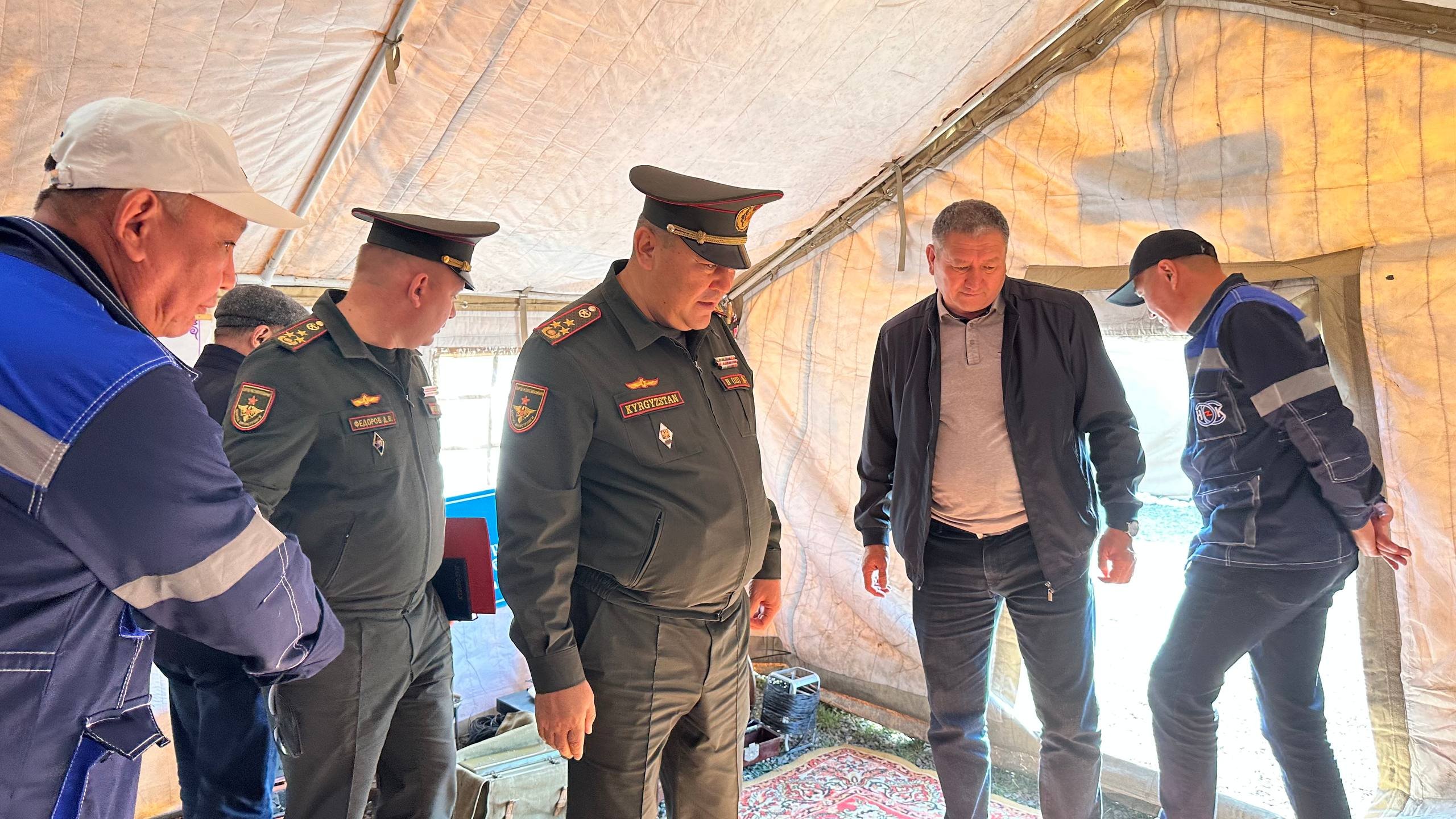 photo_5474358044558228646_w