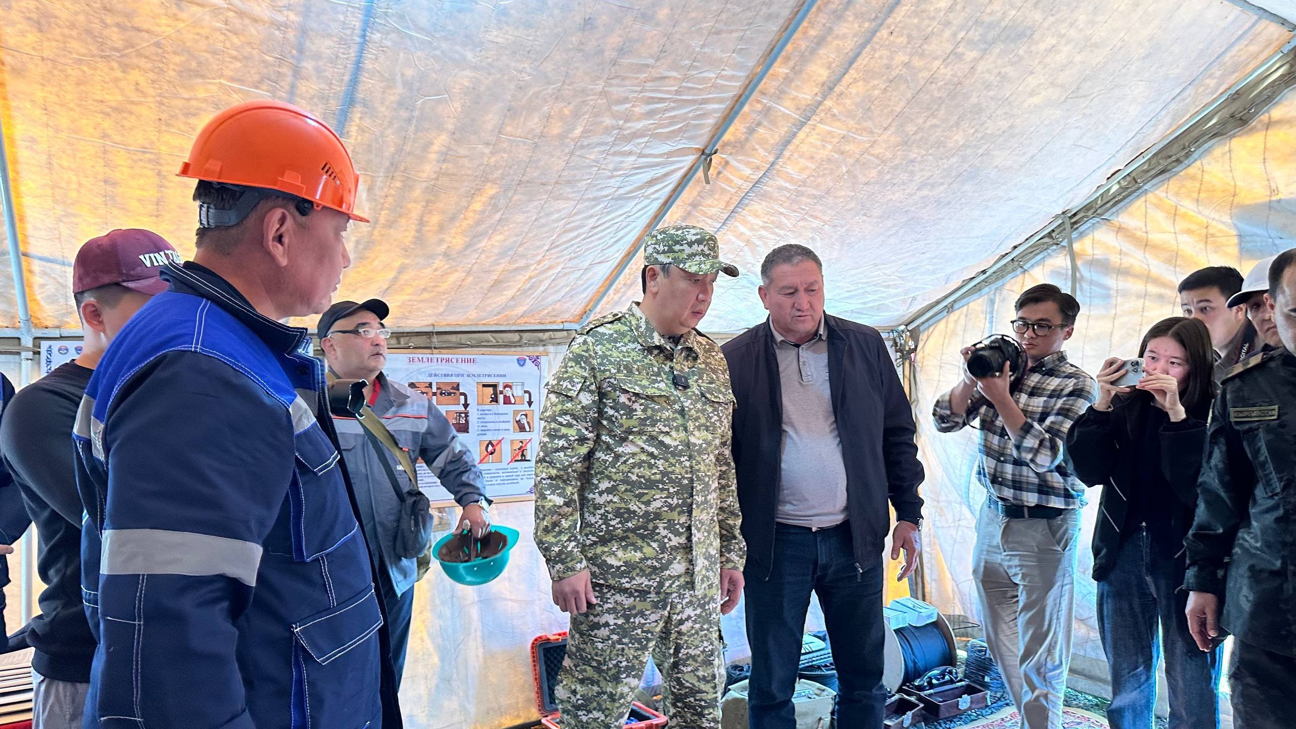 photo_5474358044558228647_w